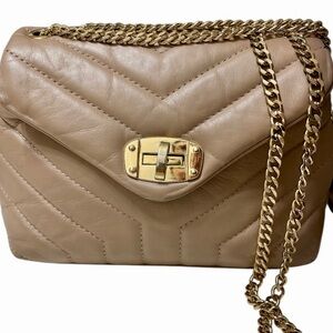 Divina Firenze Beige Clasp Leather bag